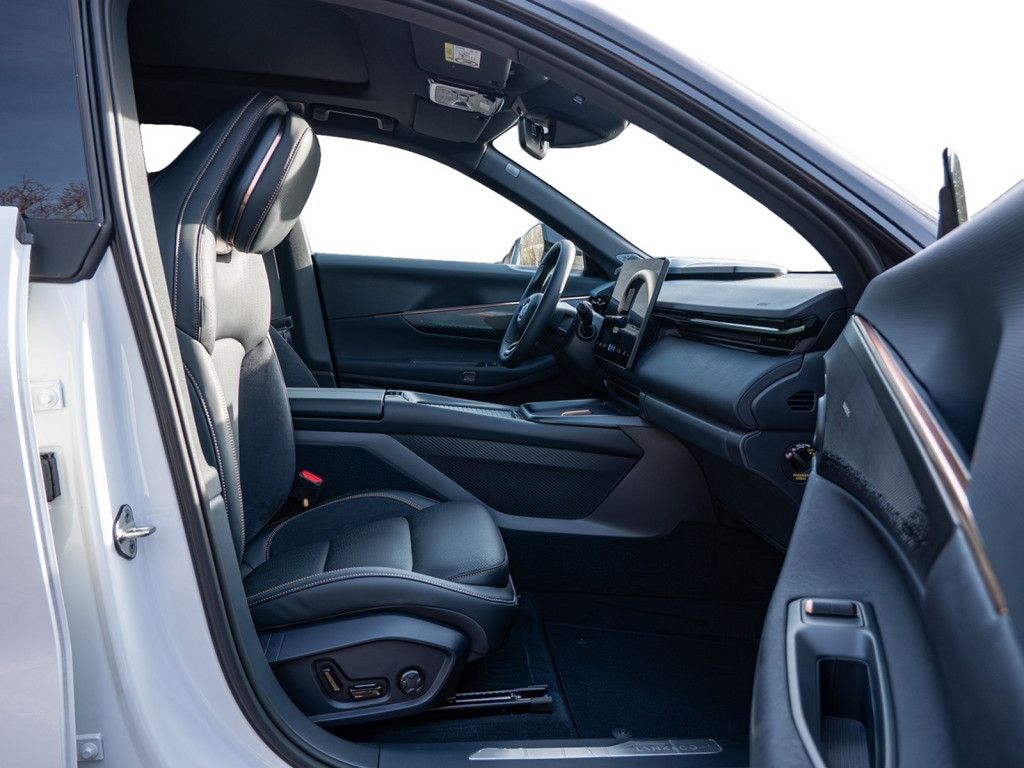 Lynk&Co 08 Plug-In Hybrid More Massage HK 21" foto 5