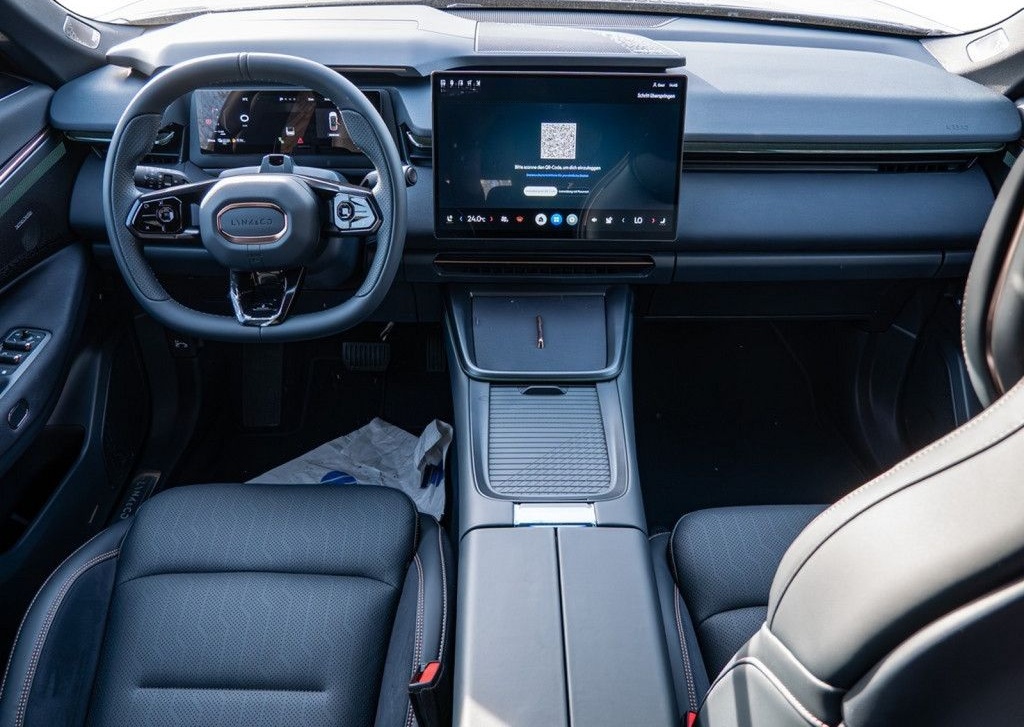 Lynk&Co 08 Plug-In Hybrid More Massage HK 21" foto 7