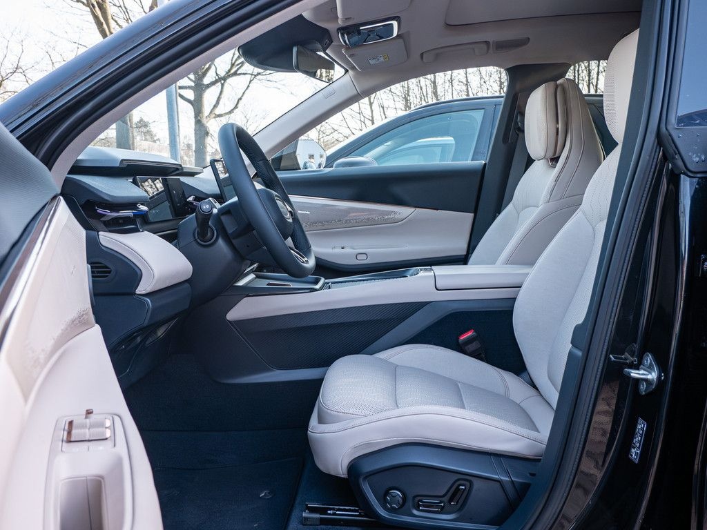 Lynk&Co 08 Plug-In Hybrid More Massage HK 21" foto 11