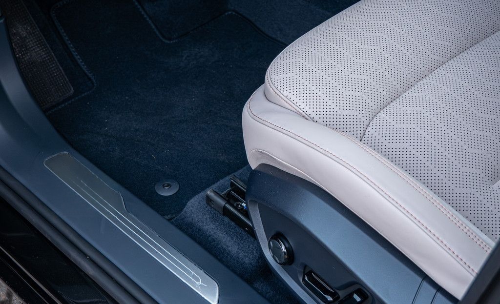 Lynk&Co 08 Plug-In Hybrid More Massage HK 21" foto 18