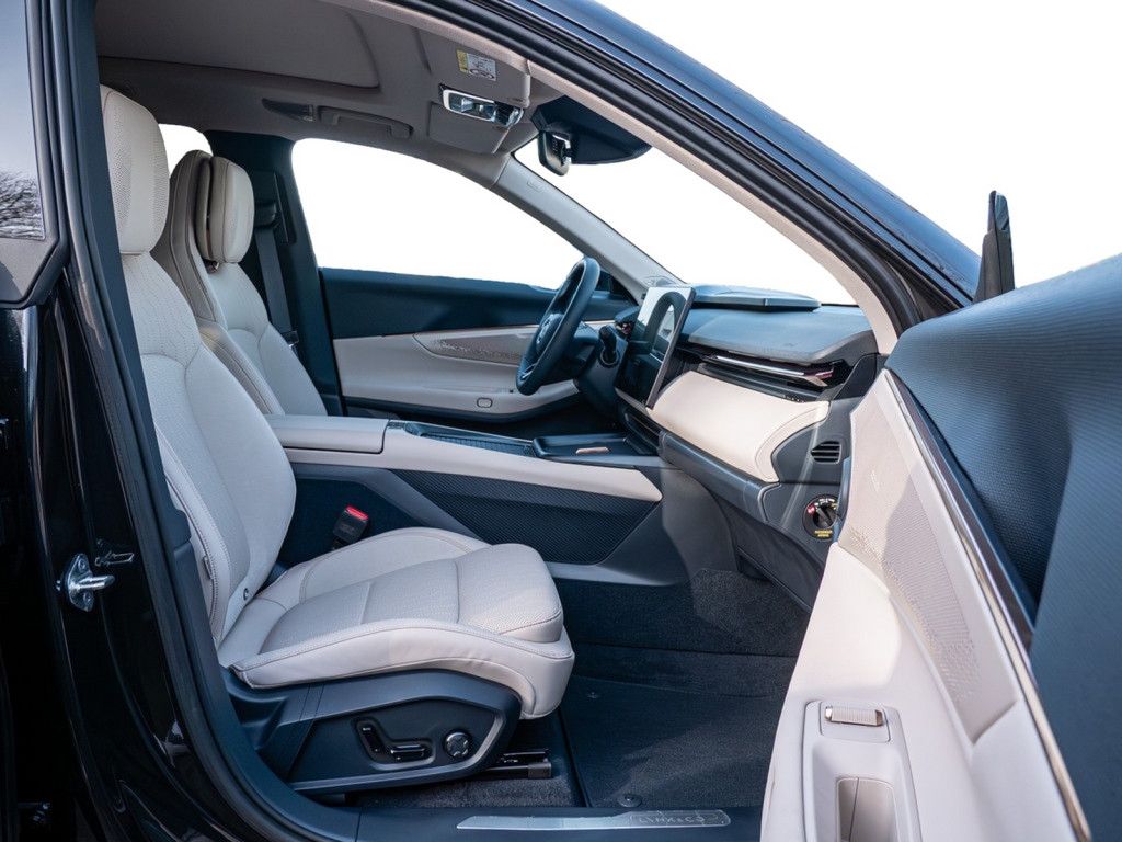 Lynk&Co 08 Plug-In Hybrid More Massage HK 21" foto 5