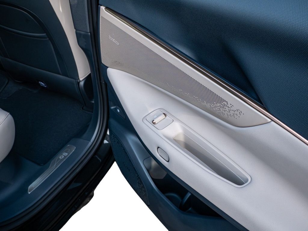 Lynk&Co 08 Plug-In Hybrid More Massage HK 21" foto 7