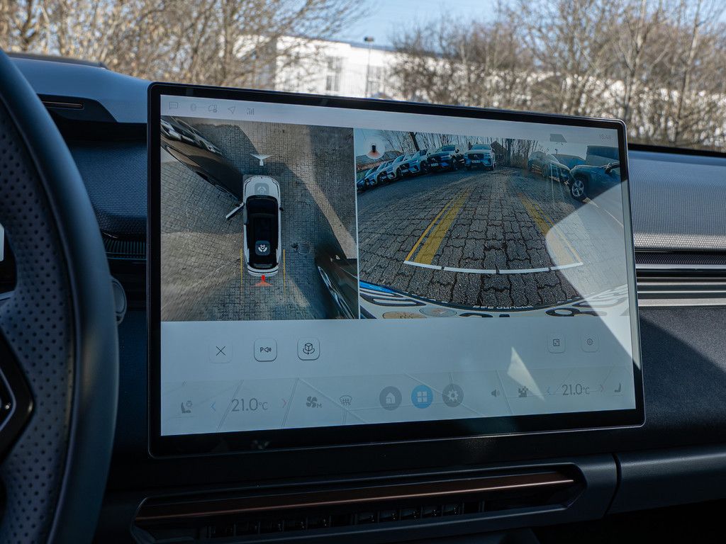 Lynk&Co 08 Plug-In Hybrid More Massage HK 21" foto 11