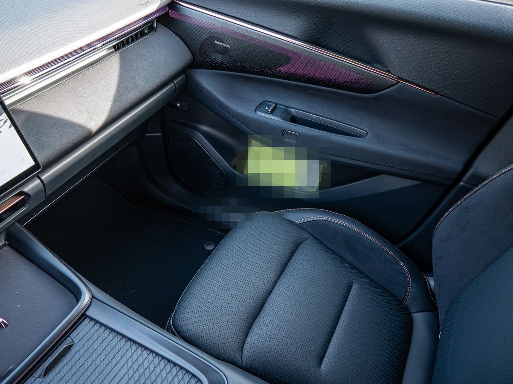 Lynk&Co 08 Plug-In Hybrid More Massage HK 21" foto 13