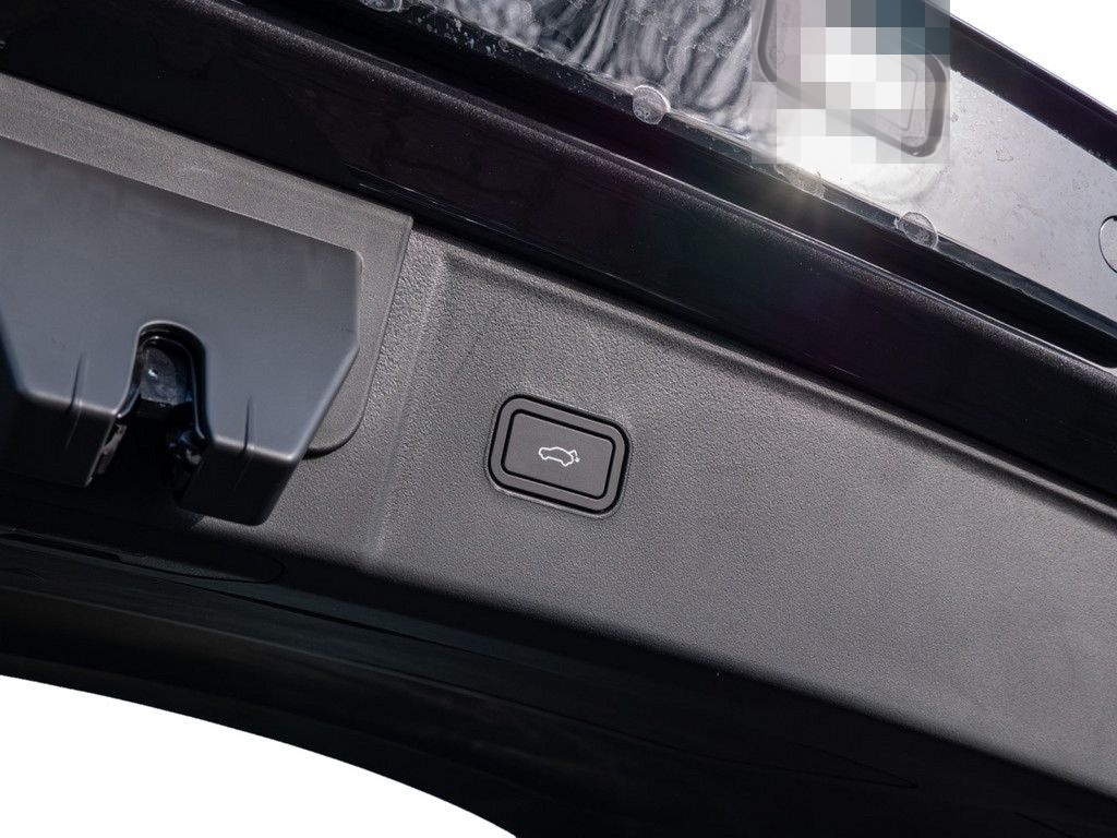 Lynk&Co 08 Plug-In Hybrid More Massage HK 21" foto 9