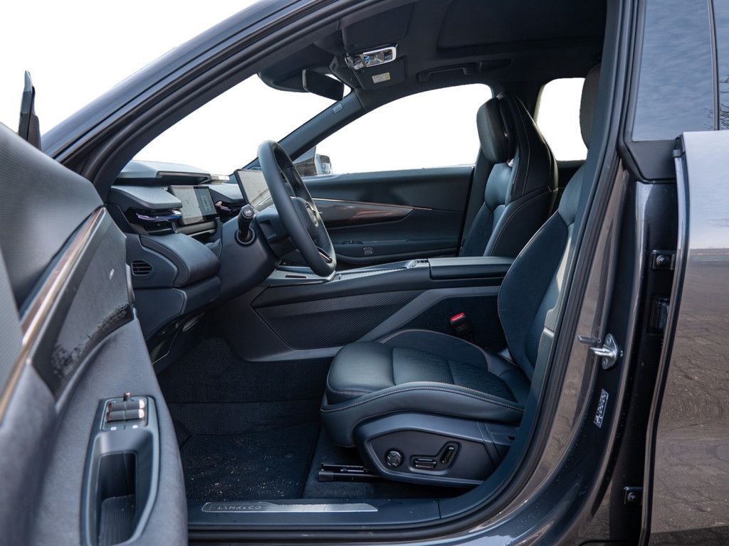 Lynk&Co 08 Plug-In Hybrid More Massage HK 21" foto 10