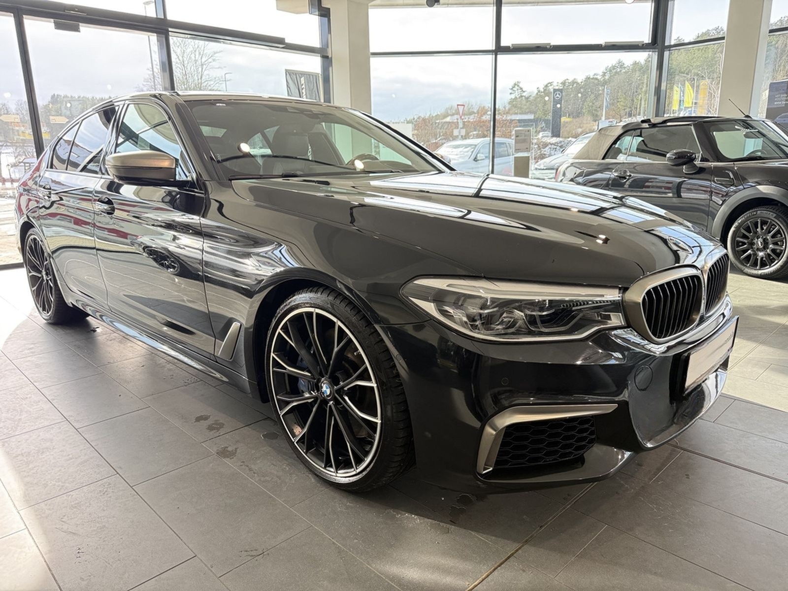 BMW M550i xDrive Limousine Ferngesteuertes Parken foto 11