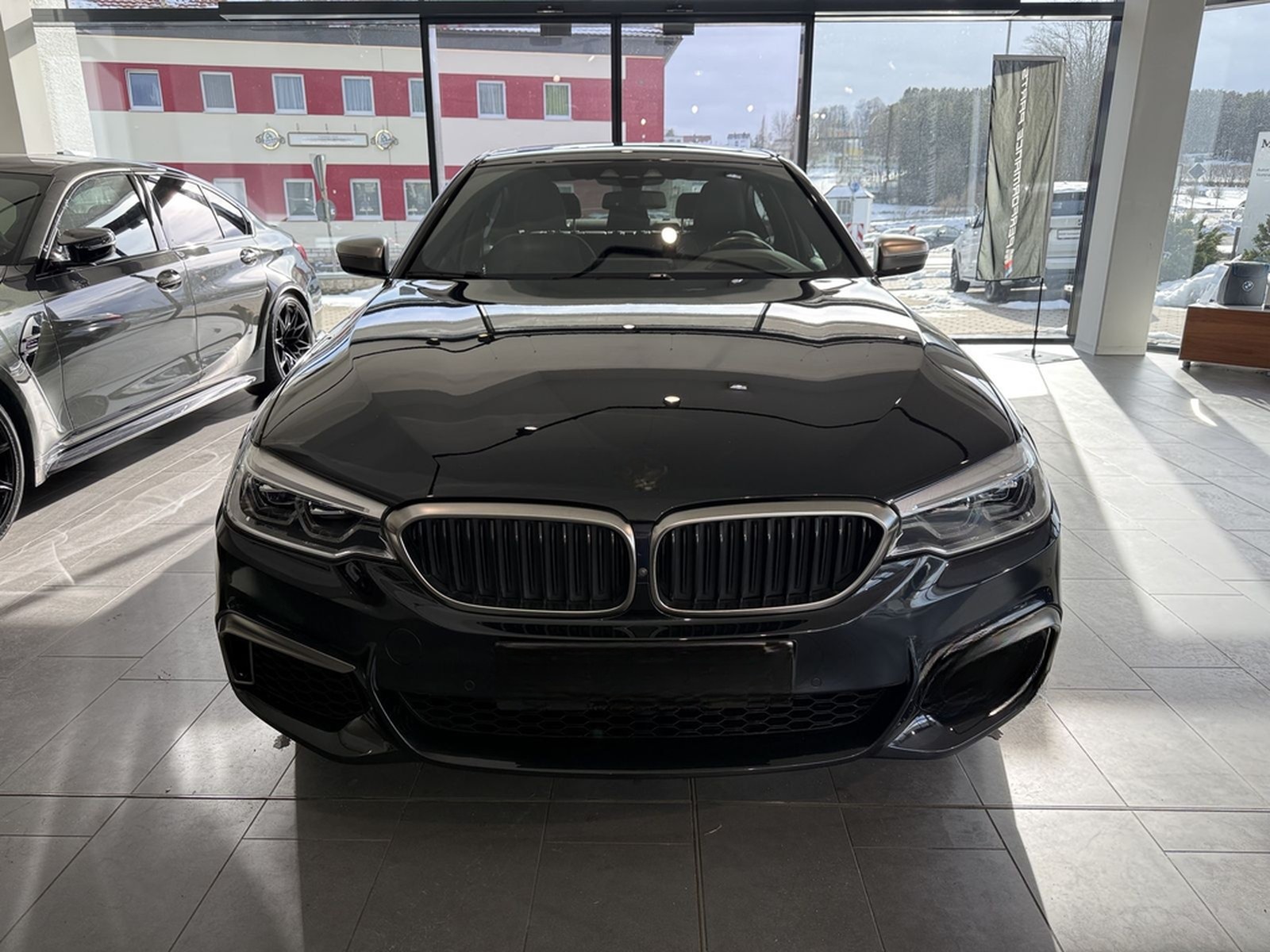 BMW M550i xDrive Limousine Ferngesteuertes Parken foto 12