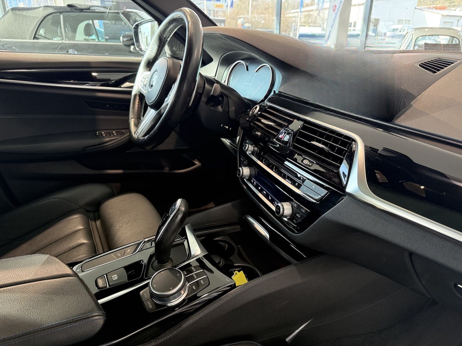 BMW M550i xDrive Limousine Ferngesteuertes Parken foto 21