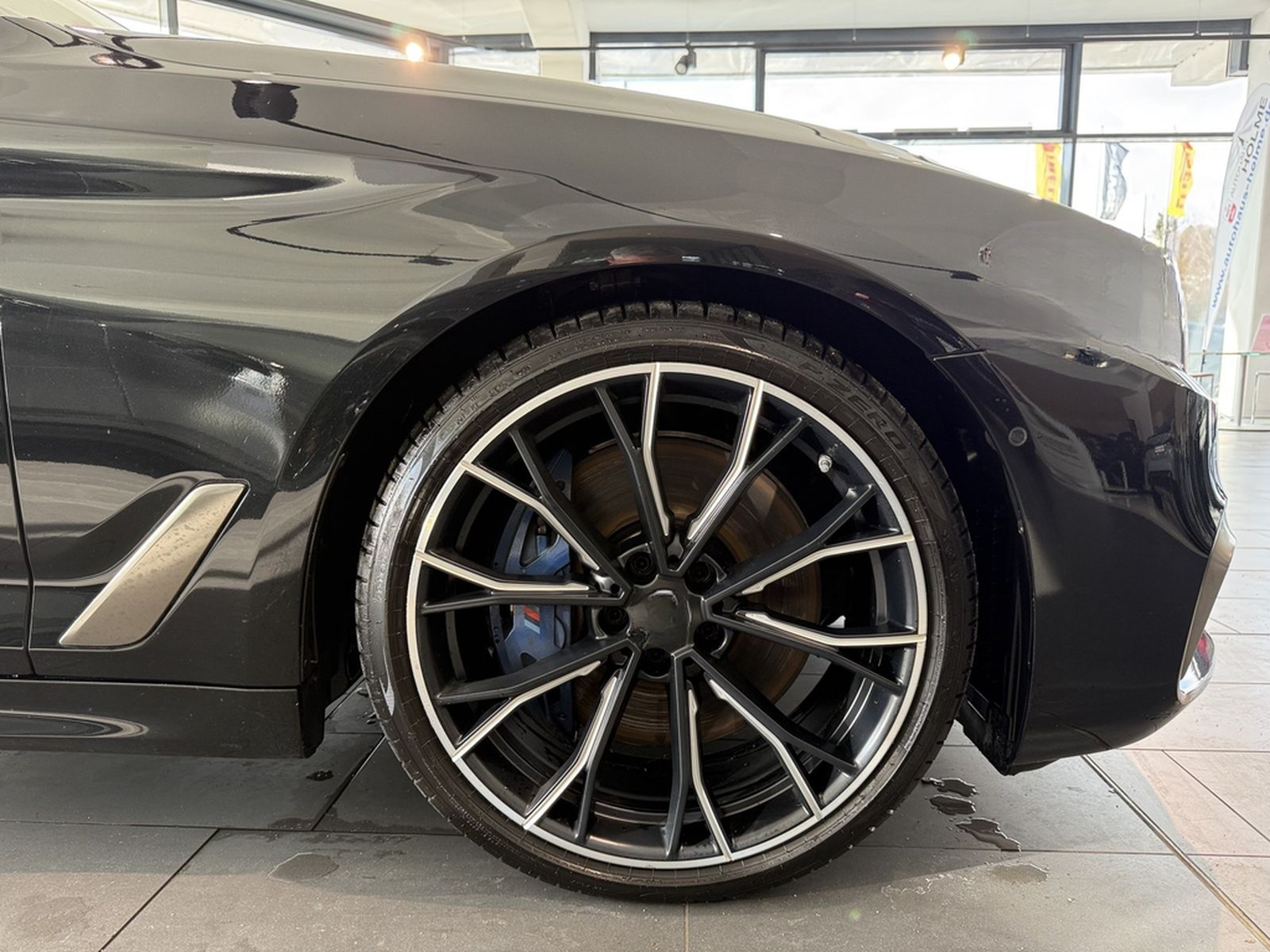 BMW M550i xDrive Limousine Ferngesteuertes Parken foto 26