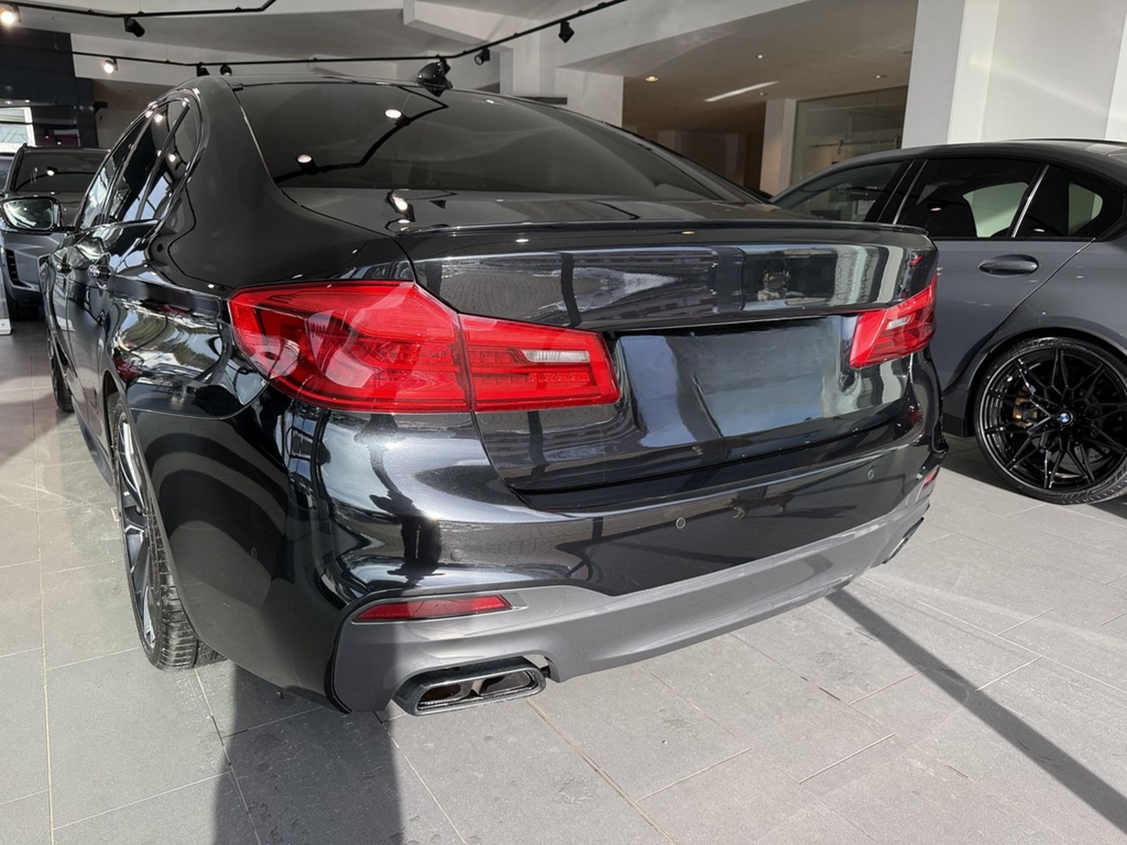 BMW M550i xDrive Limousine Ferngesteuertes Parken foto 6