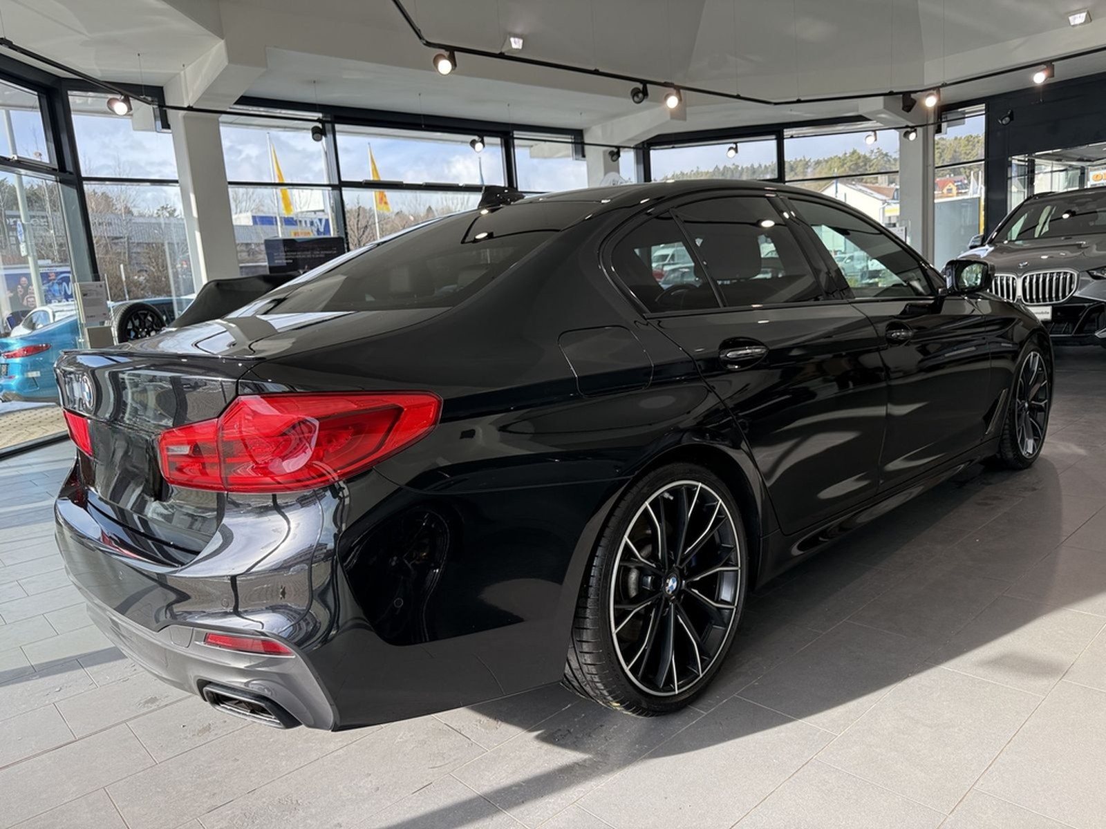 BMW M550i xDrive Limousine Ferngesteuertes Parken foto 9
