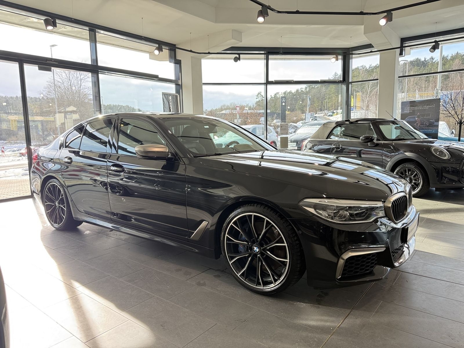 BMW M550i xDrive Limousine Ferngesteuertes Parken foto 10