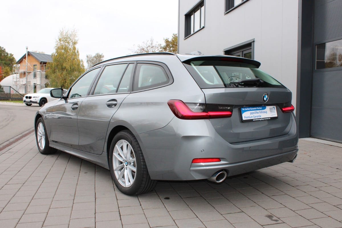 BMW 320 d xDrive Touring NAVI SHZ LED PDC AUT LIVE foto 4