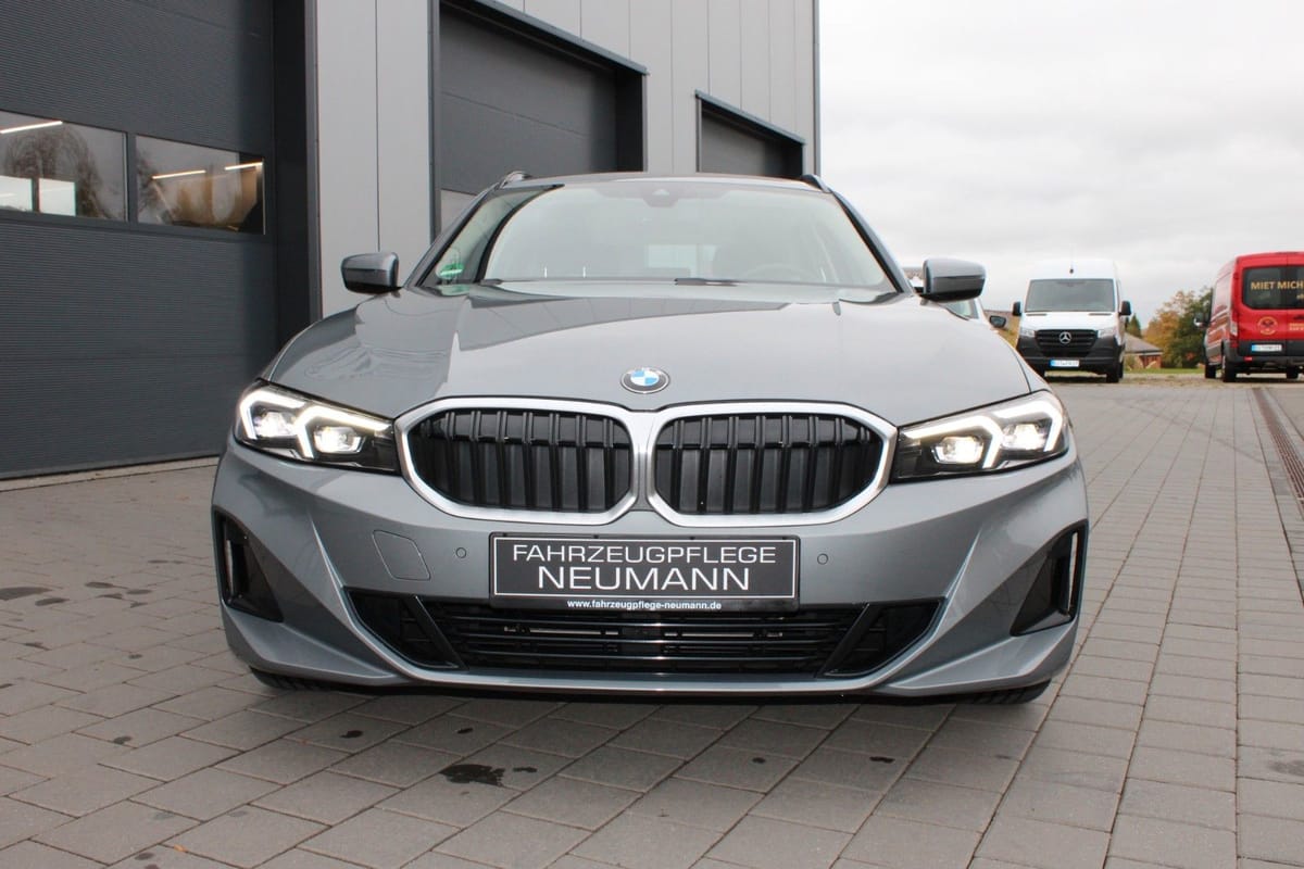 BMW 320 d xDrive Touring NAVI SHZ LED PDC AUT LIVE foto 5