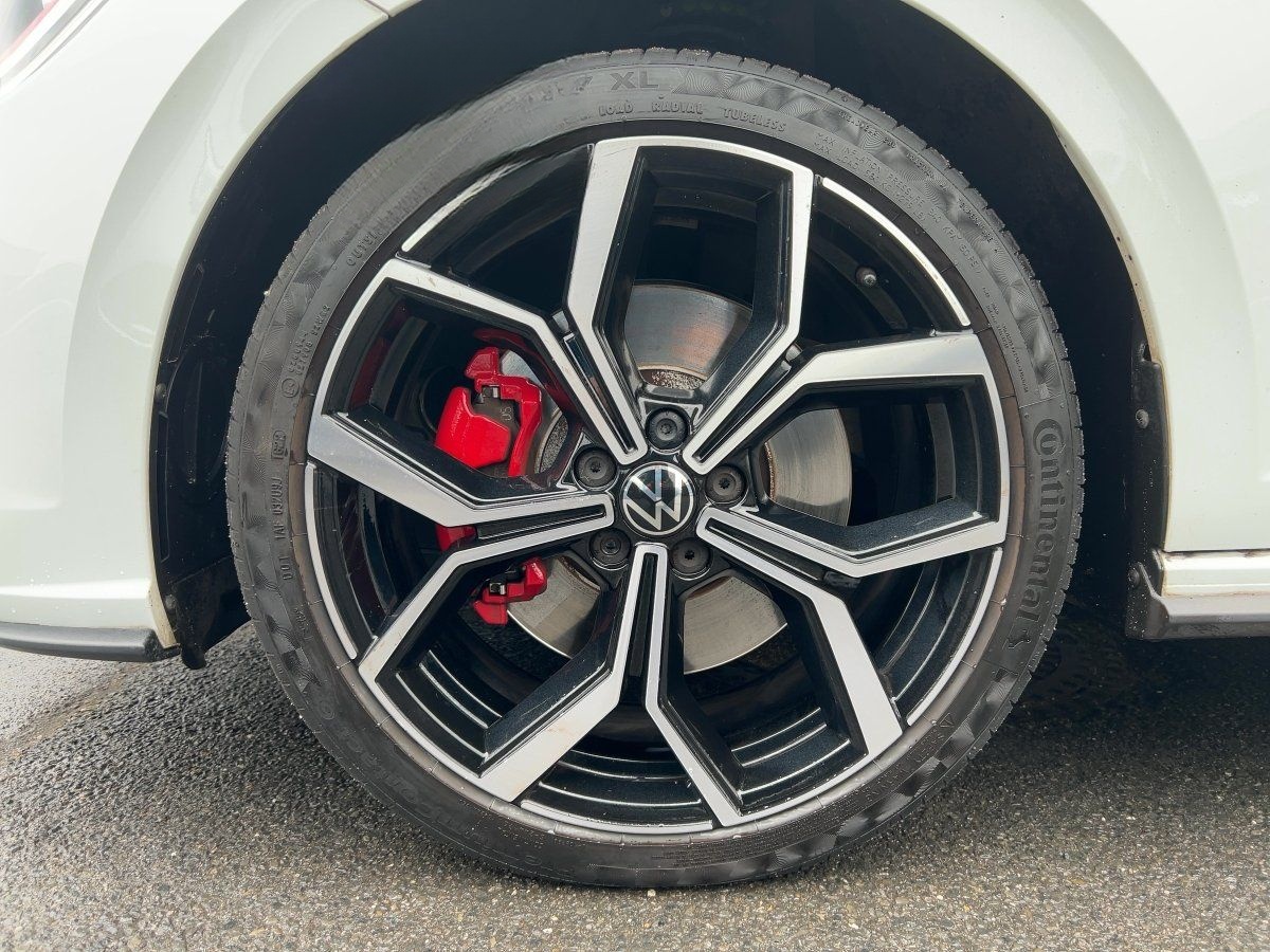 Volkswagen Polo GTI 2.0 TSI DSG MATRIX+APP+SHZ+RFK+VIRT+ACC foto 13