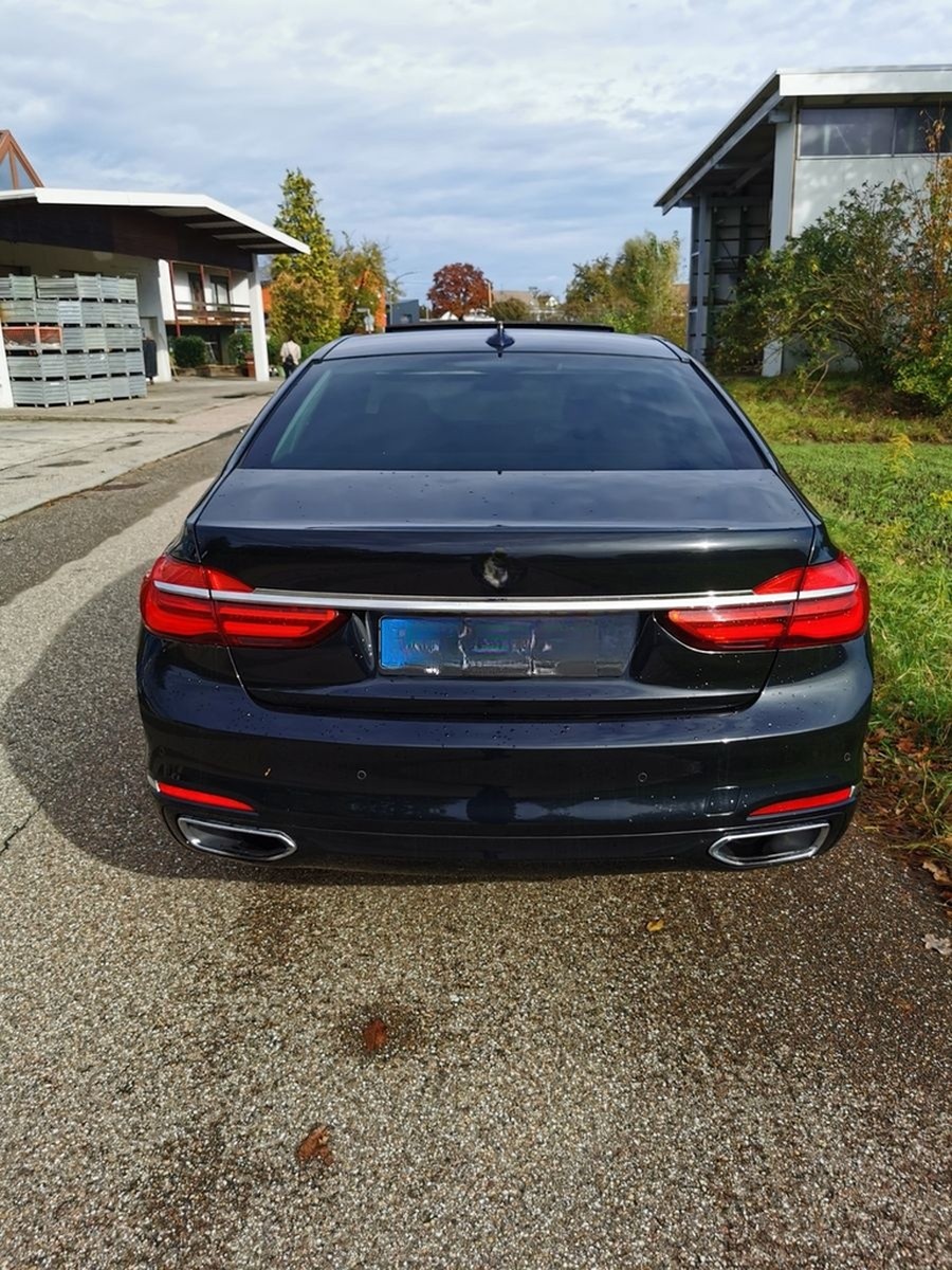 BMW 750d xDrive - foto 2