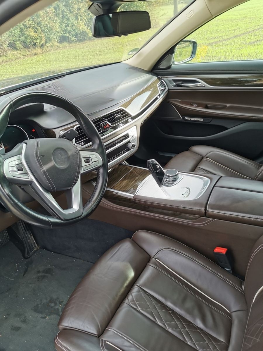BMW 750d xDrive - foto 11