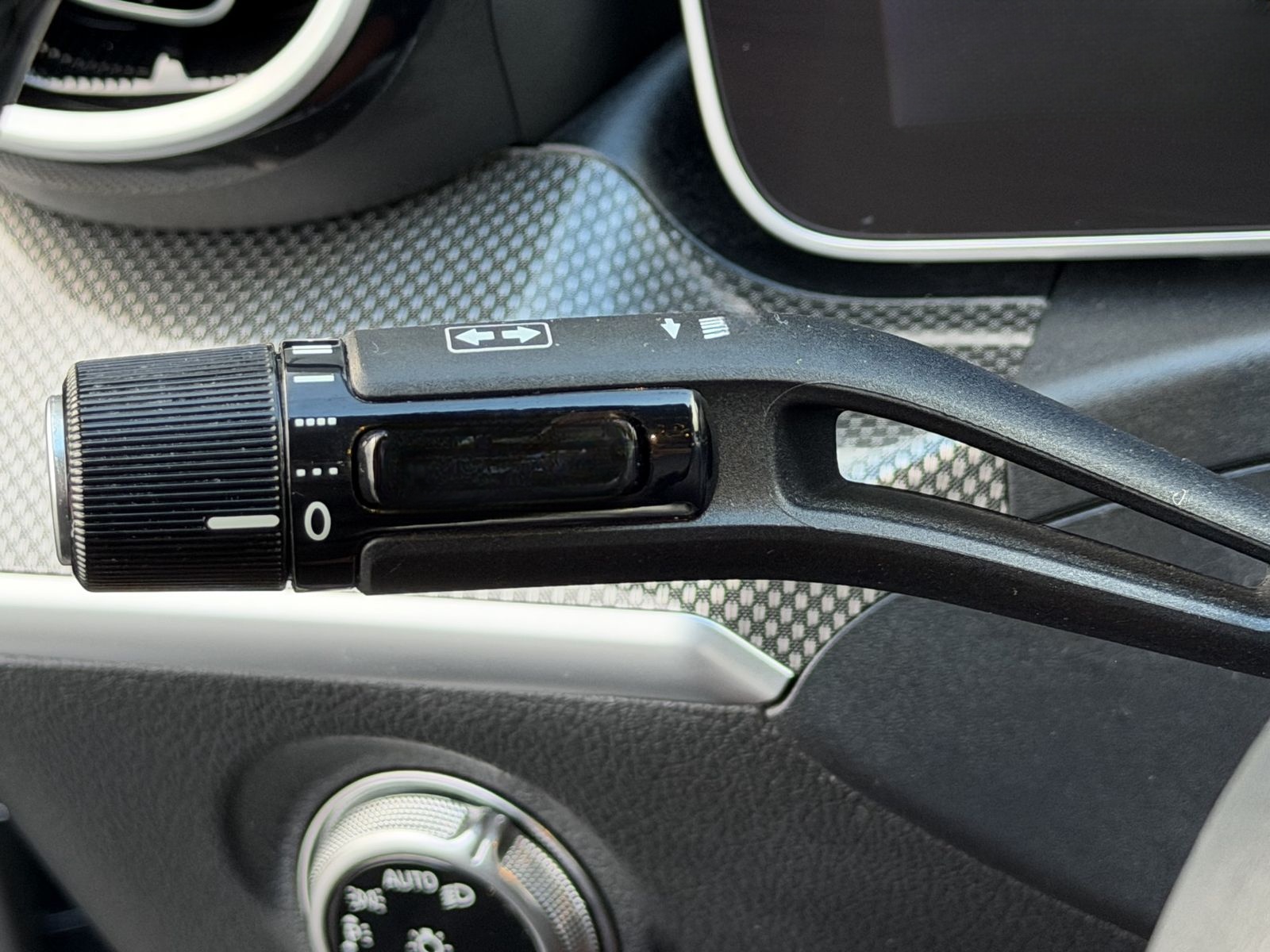 Mercedes-Benz C 300 e T 9G-TRONIC AMG Line | DISTRONIC PLUS foto 17