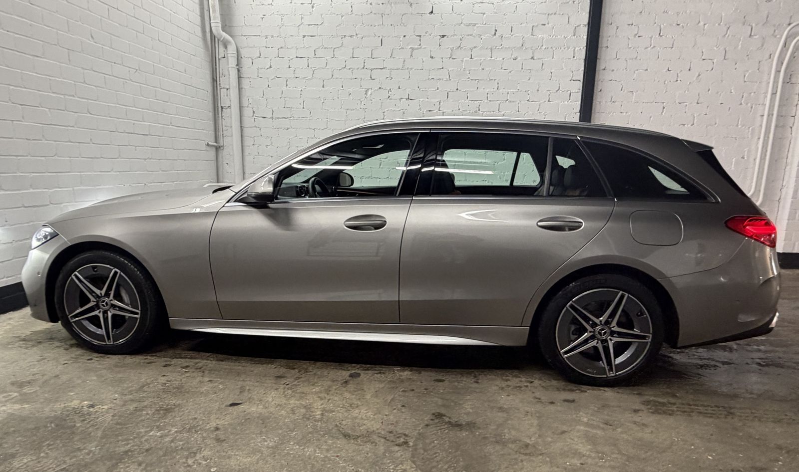 Mercedes-Benz C 300 e T 9G-TRONIC AMG Line | DISTRONIC PLUS foto 4