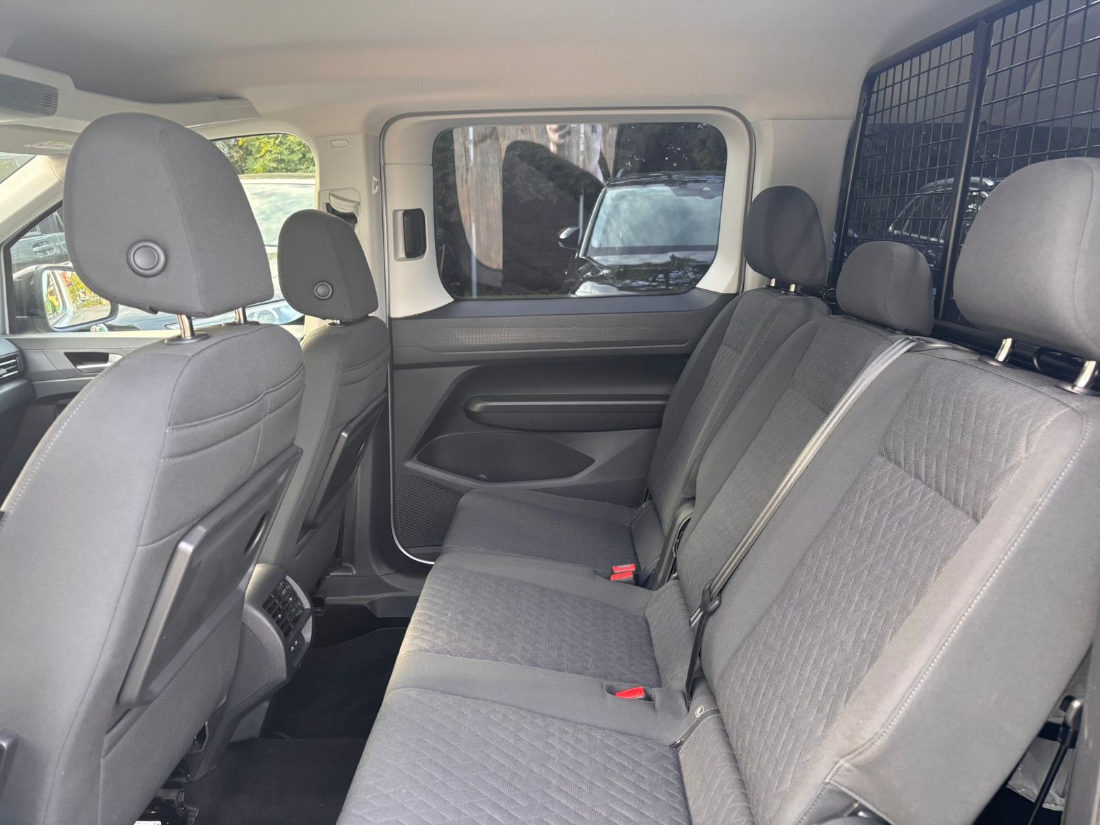 Volkswagen Caddy Maxi Life 2.0 TDI DSG AHK Navi foto 12