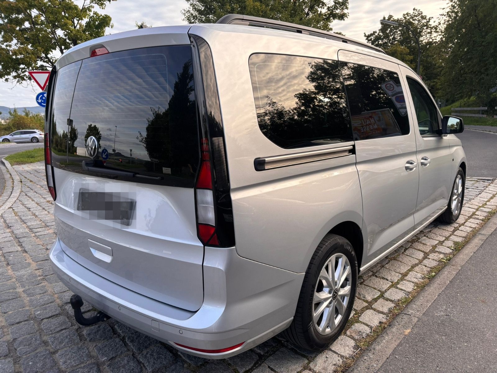 Volkswagen Caddy Maxi Life 2.0 TDI DSG AHK Navi foto 3