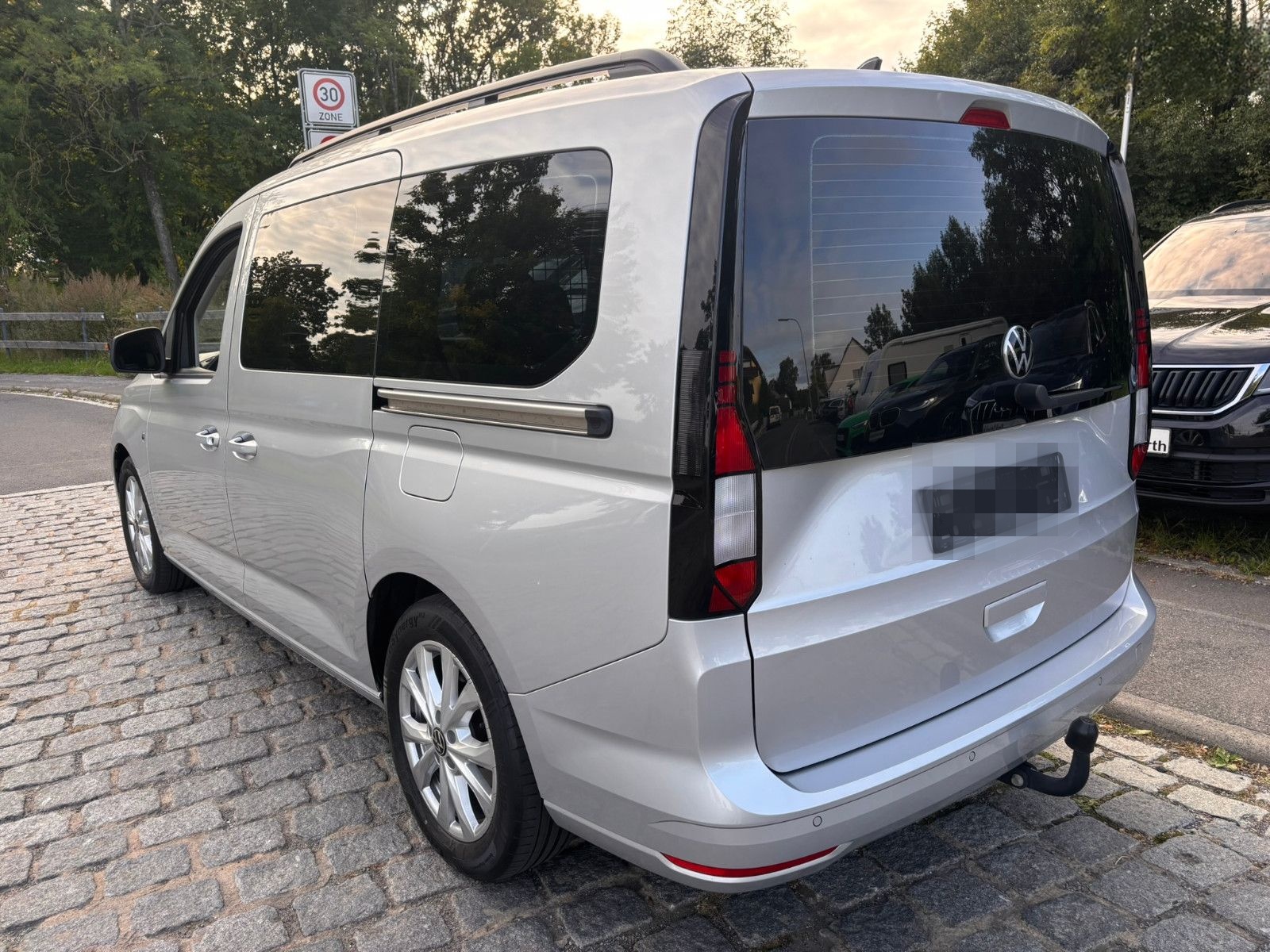 Volkswagen Caddy Maxi Life 2.0 TDI DSG AHK Navi foto 4
