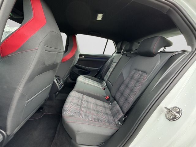 Volkswagen Golf VIII GTI 2.0 TSI DSG CARPLAY DAB PDC LED+ foto 14