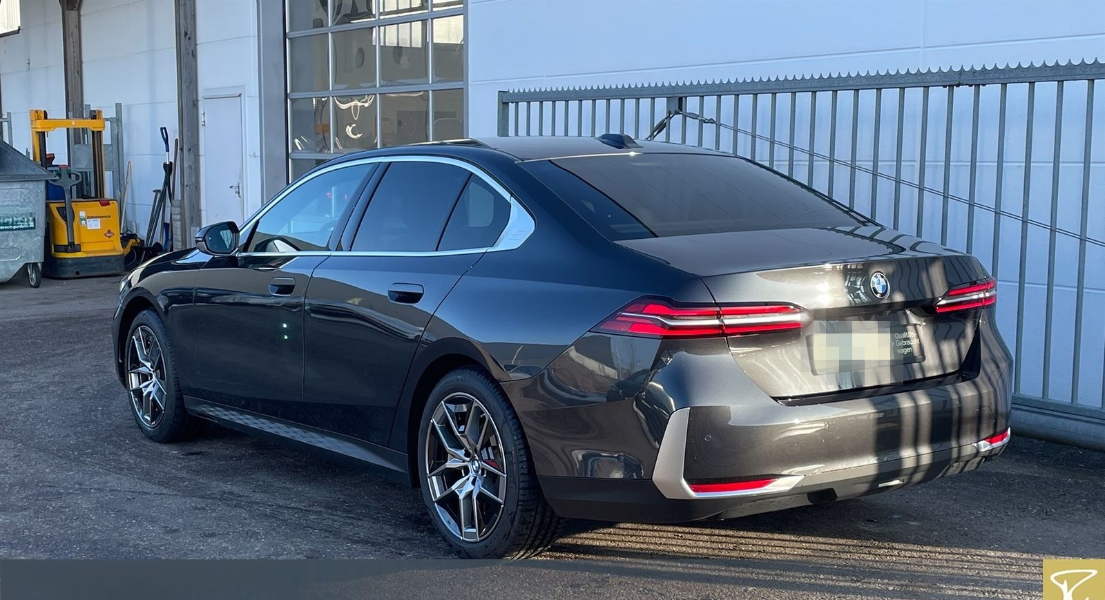 BMW 520d xDrive Lim DrAss+,Stdhz,HUD,adLED,HiFi foto 2