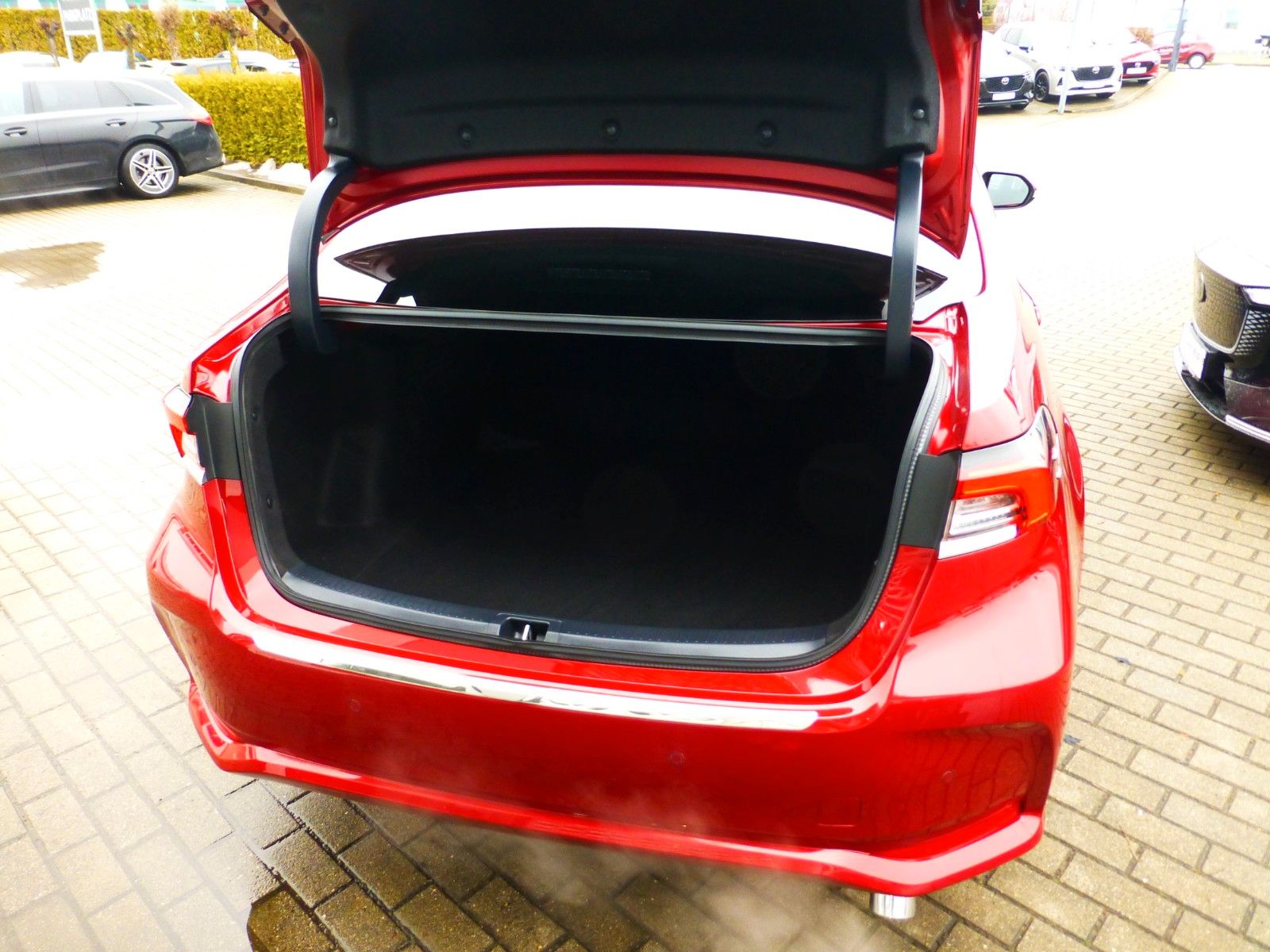 Toyota Corolla Hybrid Club *NAVI, KAMERA, AUTOMATIK* foto 10