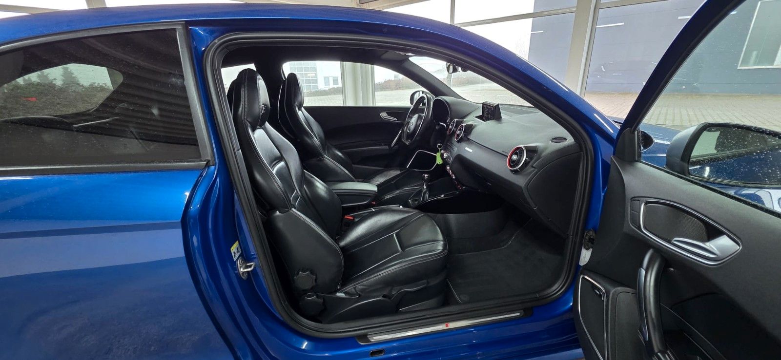 Audi S1 2.0 TFSI quattro+Bose+Schale+Navi+SHZ+H&R Gew foto 13