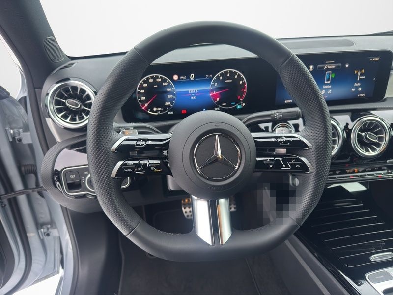 Mercedes-Benz A 200 AMG MBUX NIGHT SHZ KLIMA foto 13