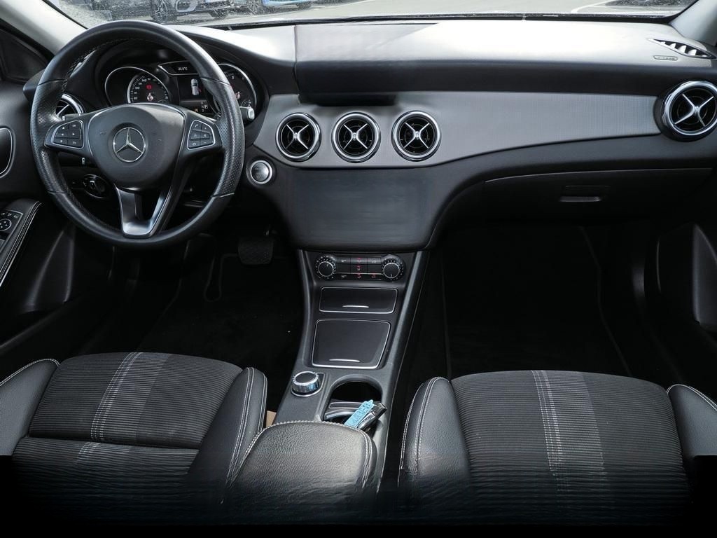 Mercedes-Benz GLA 200 URBAN NAVI NIGHT LED PANO KAMERA SHZ DCT foto 11