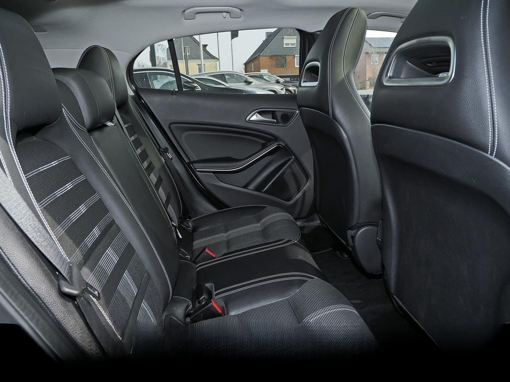 Mercedes-Benz GLA 200 URBAN NAVI NIGHT LED PANO KAMERA SHZ DCT foto 12