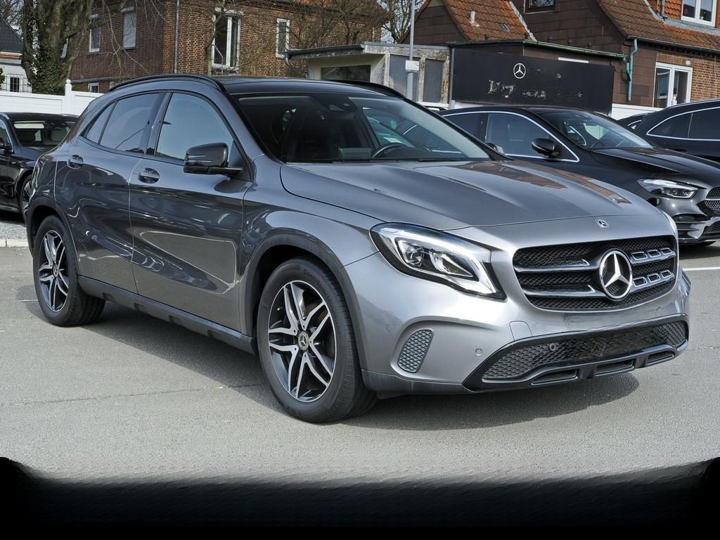 Mercedes-Benz GLA 200 URBAN NAVI NIGHT LED PANO KAMERA SHZ DCT foto 3