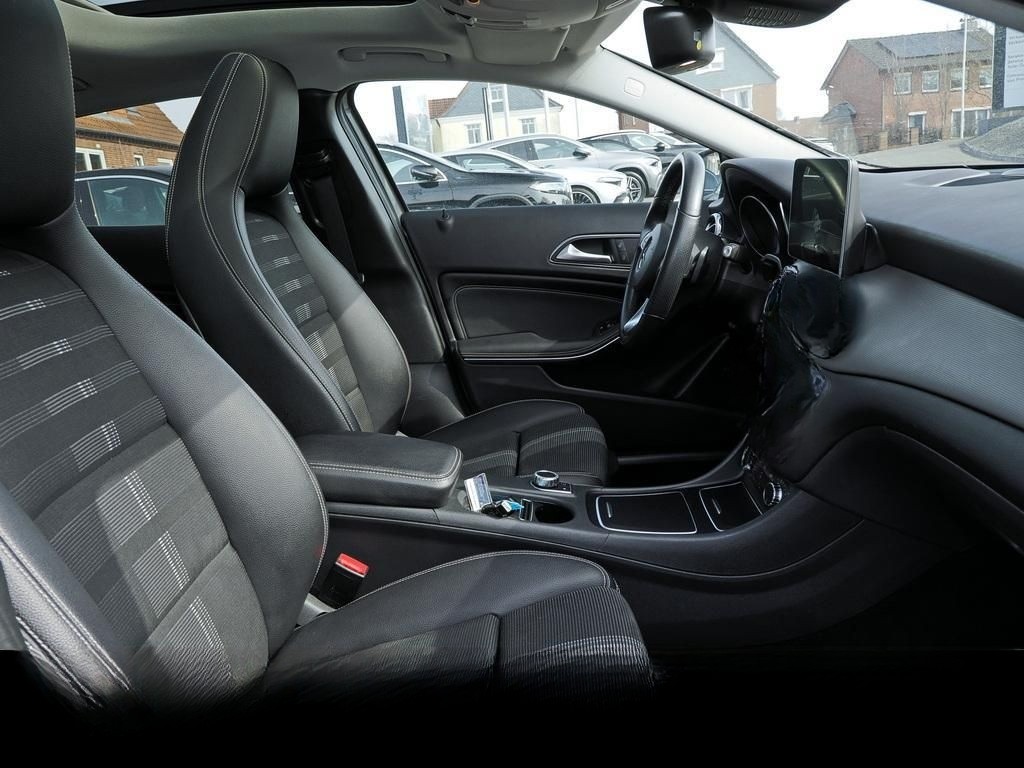 Mercedes-Benz GLA 200 URBAN NAVI NIGHT LED PANO KAMERA SHZ DCT foto 10