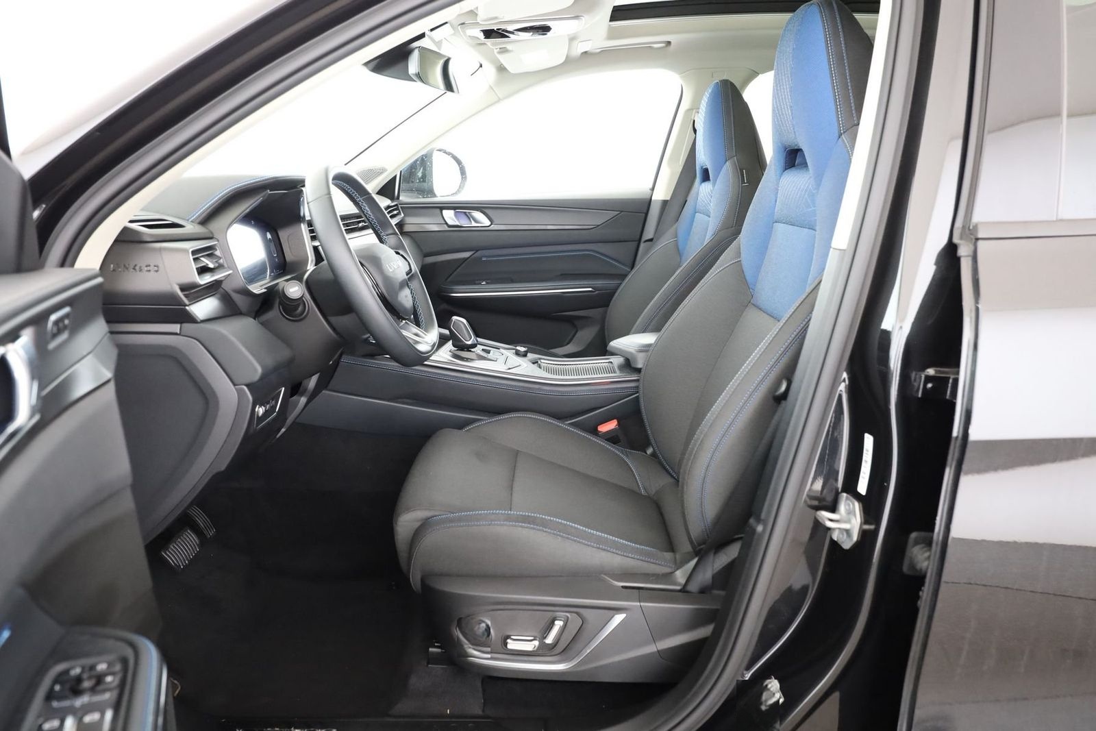 Lynk&Co 01 1.5T HEV Nav|ACC|Pano|LED|360Alarm|SHZ|20 ACC foto 8