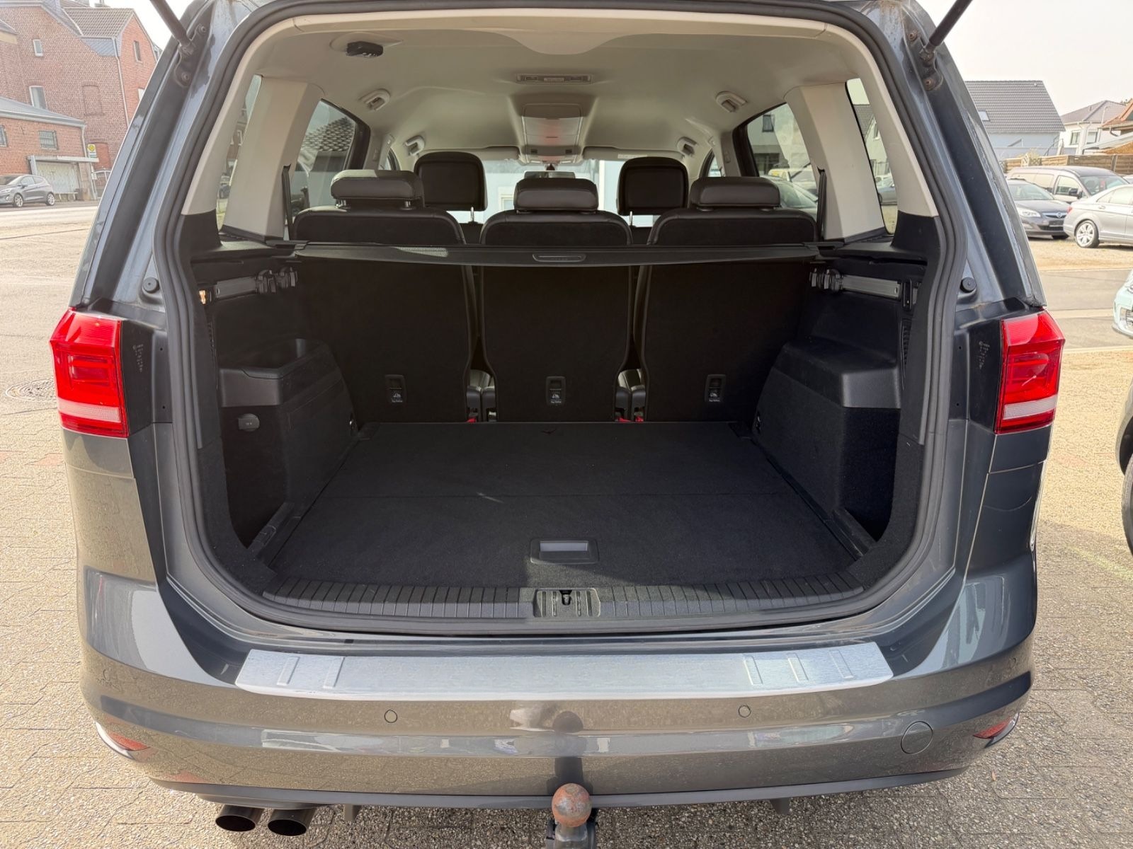Volkswagen Touran Highline DSG LED AHK ACC LED KAMERA LEDER foto 13