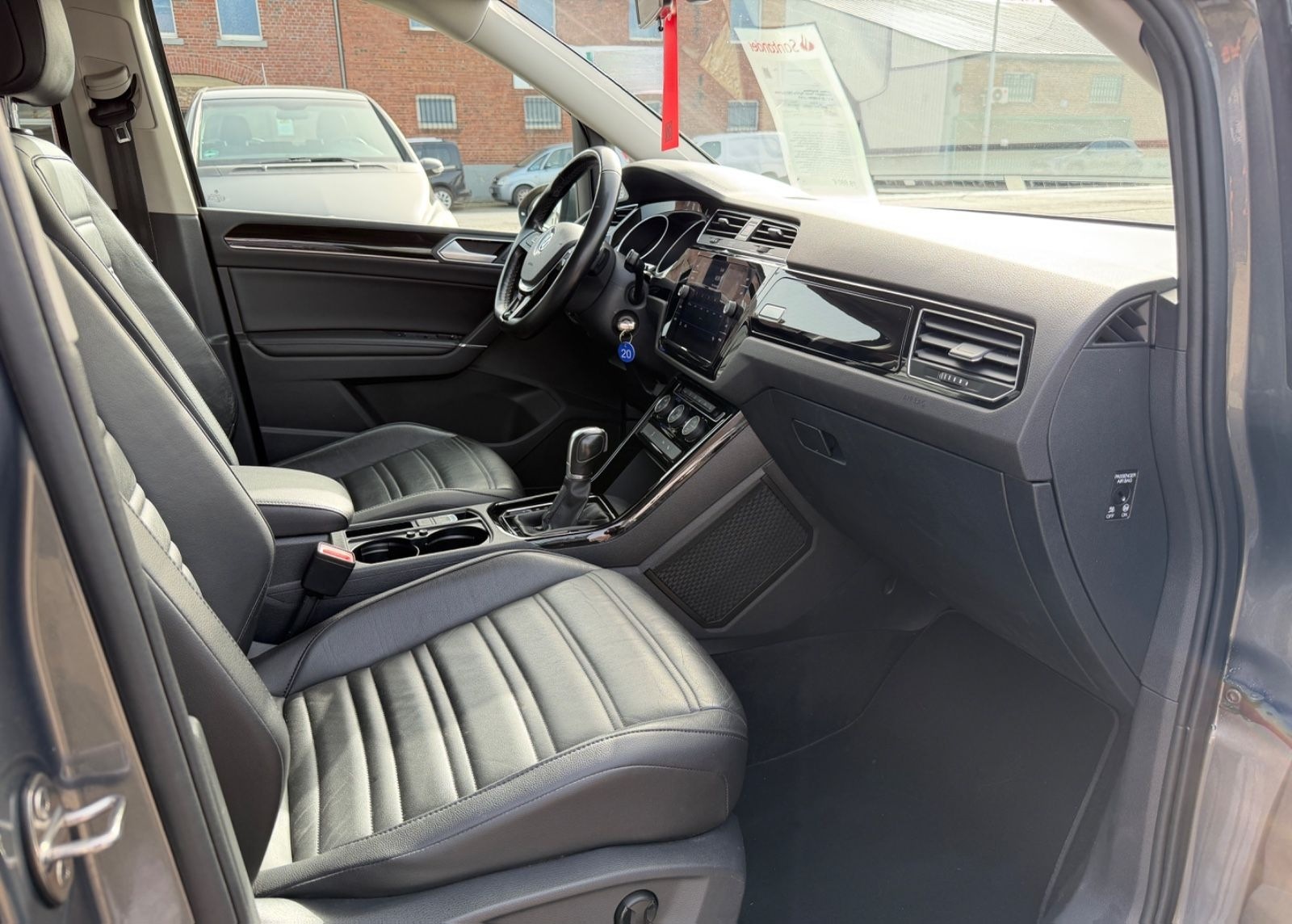 Volkswagen Touran Highline DSG LED AHK ACC LED KAMERA LEDER foto 14