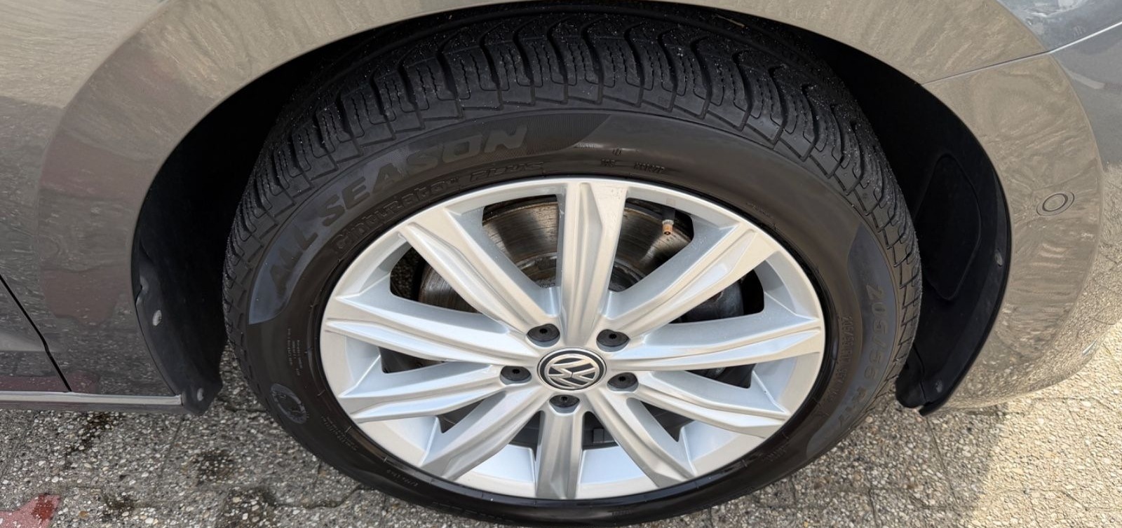 Volkswagen Touran Highline DSG LED AHK ACC LED KAMERA LEDER foto 17
