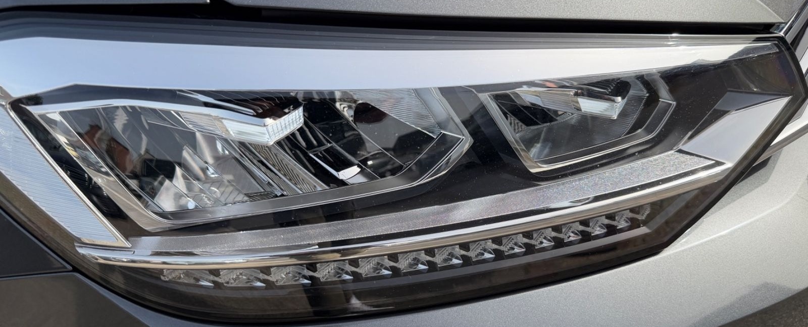 Volkswagen Touran Highline DSG LED AHK ACC LED KAMERA LEDER foto 18