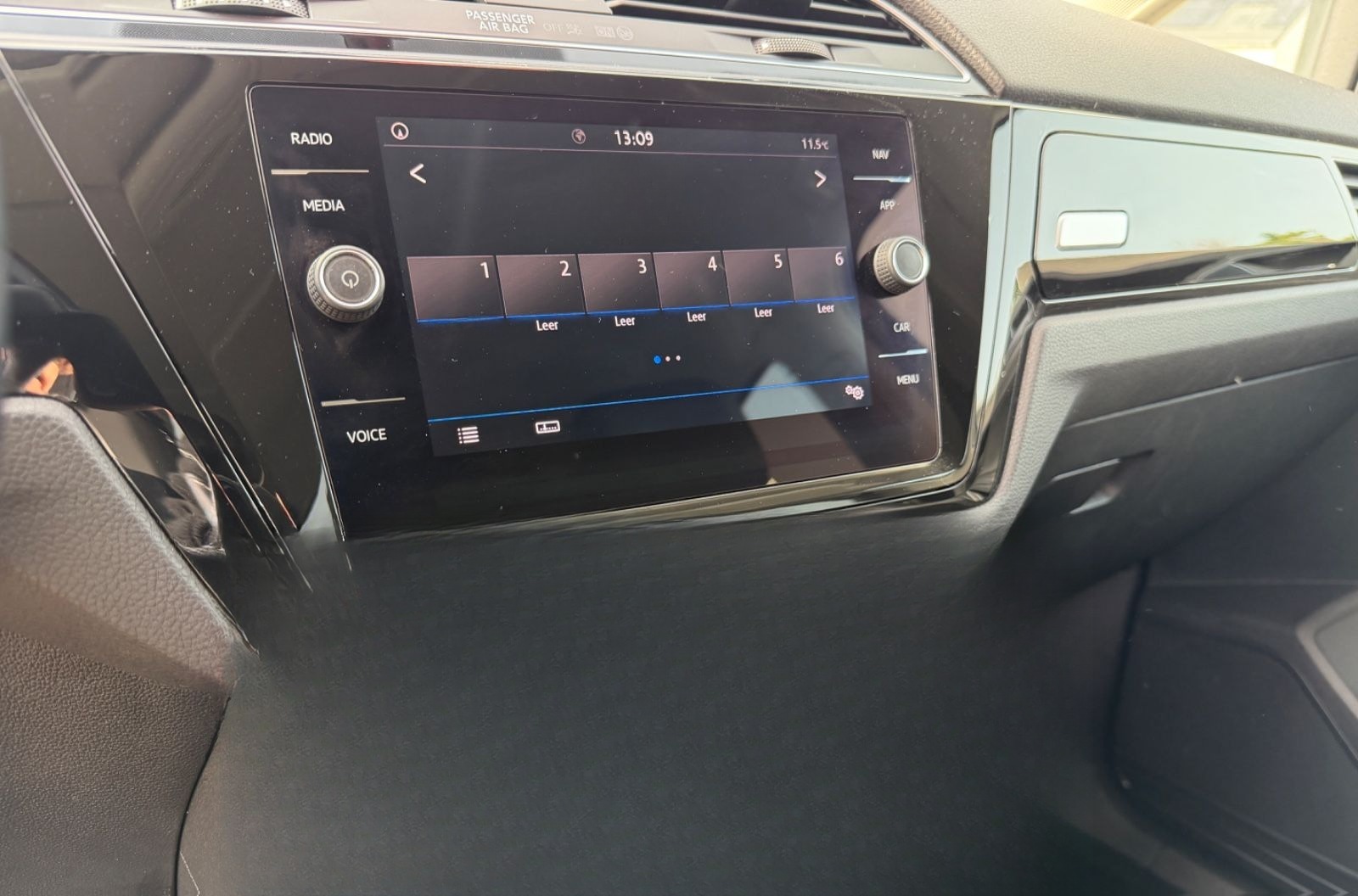 Volkswagen Touran Highline DSG LED AHK ACC LED KAMERA LEDER foto 19