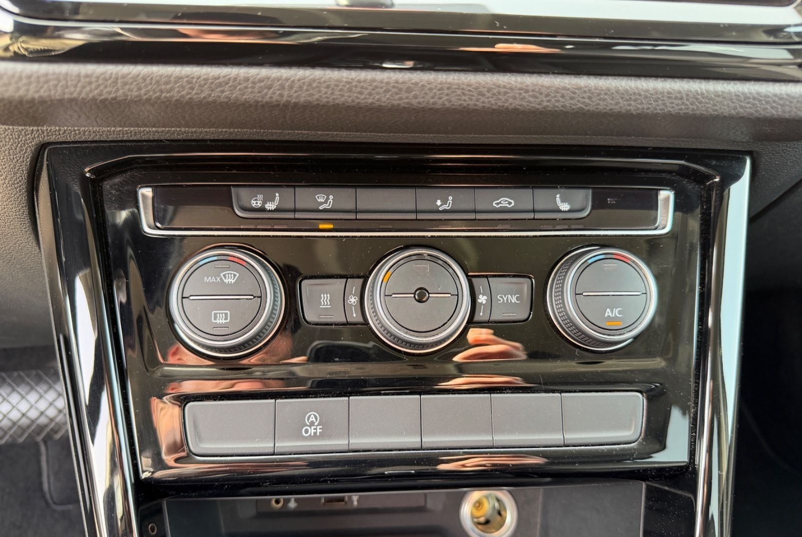 Volkswagen Touran Highline DSG LED AHK ACC LED KAMERA LEDER foto 20