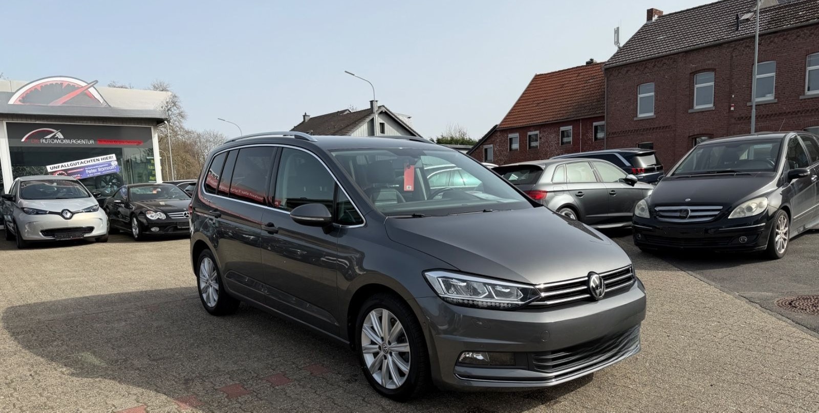 Volkswagen Touran Highline DSG LED AHK ACC LED KAMERA LEDER foto 3