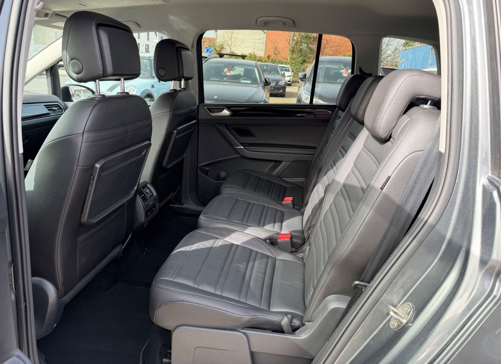 Volkswagen Touran Highline DSG LED AHK ACC LED KAMERA LEDER foto 9
