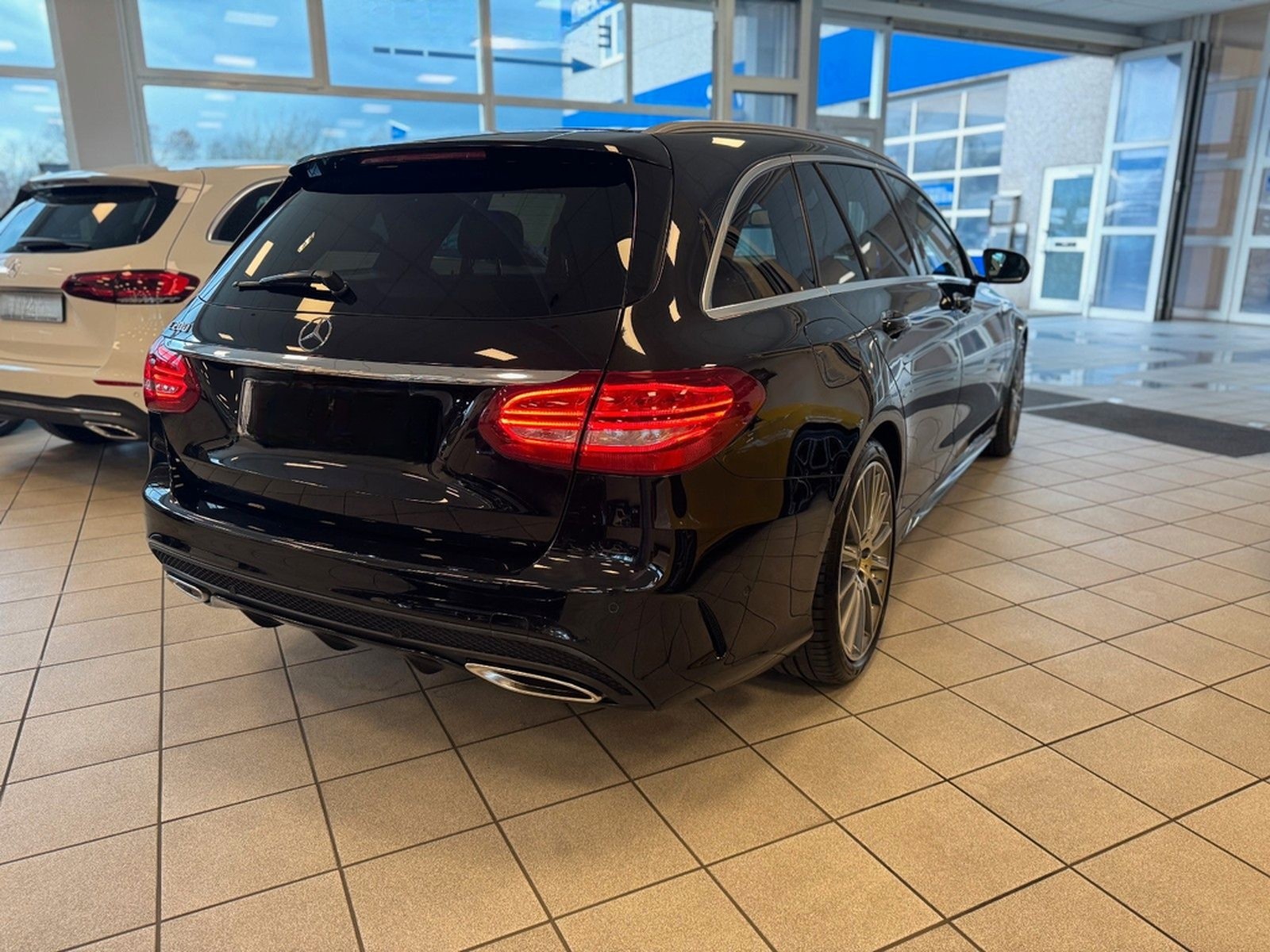 Mercedes-Benz C 200T AMG 9G-Tr. Rü-Ka SHZ LED Ambiente Navi foto 8