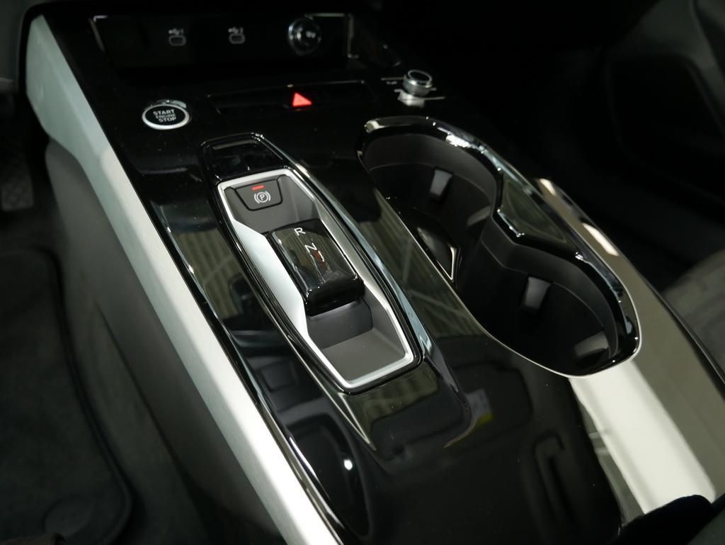 Audi A6 Avant e-hybrid quattro 220 kW S tronic foto 12