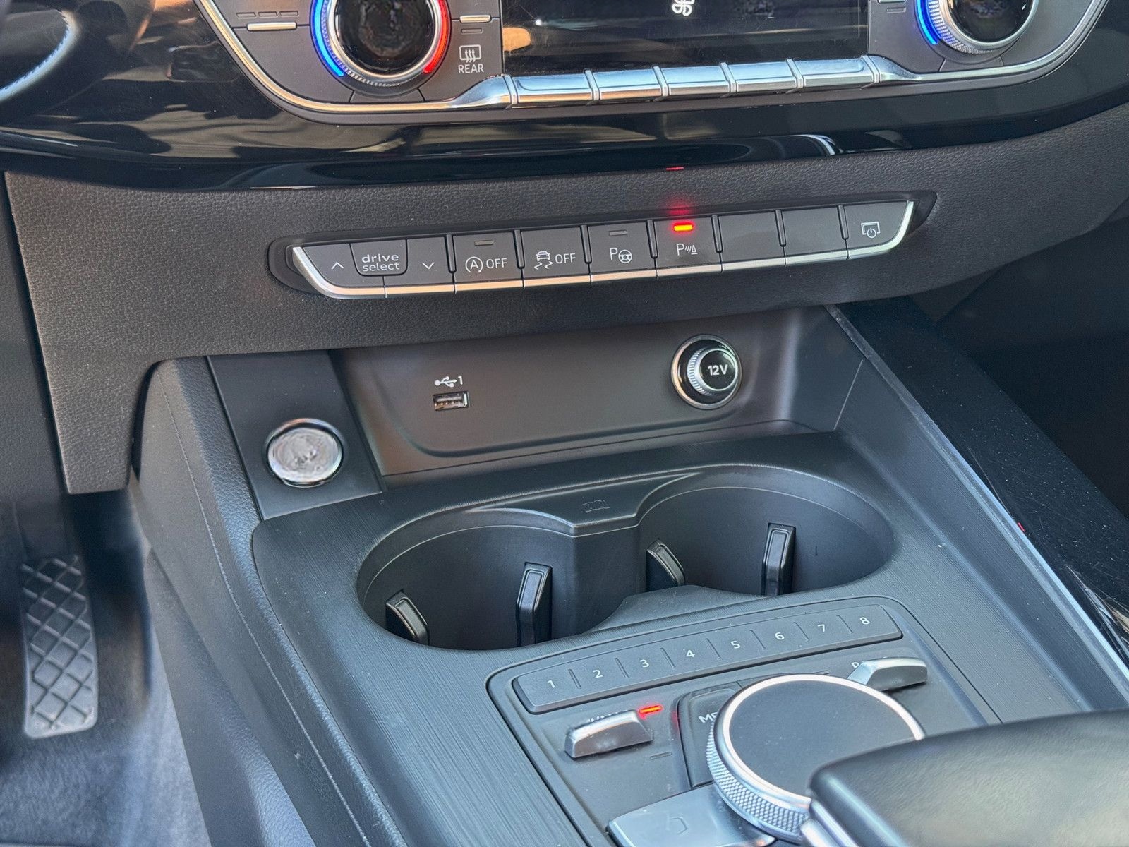 Audi A4 Avant 2.0 40 TDI S-Tronic*Xenon*ACC*8-fach* foto 24