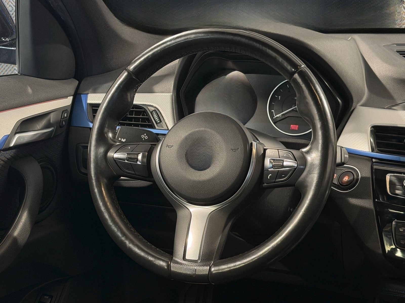 BMW X1 20d XD.*M SPORT*SHADOW-LED-PANO-AHK-ALCAN-PDC foto 28