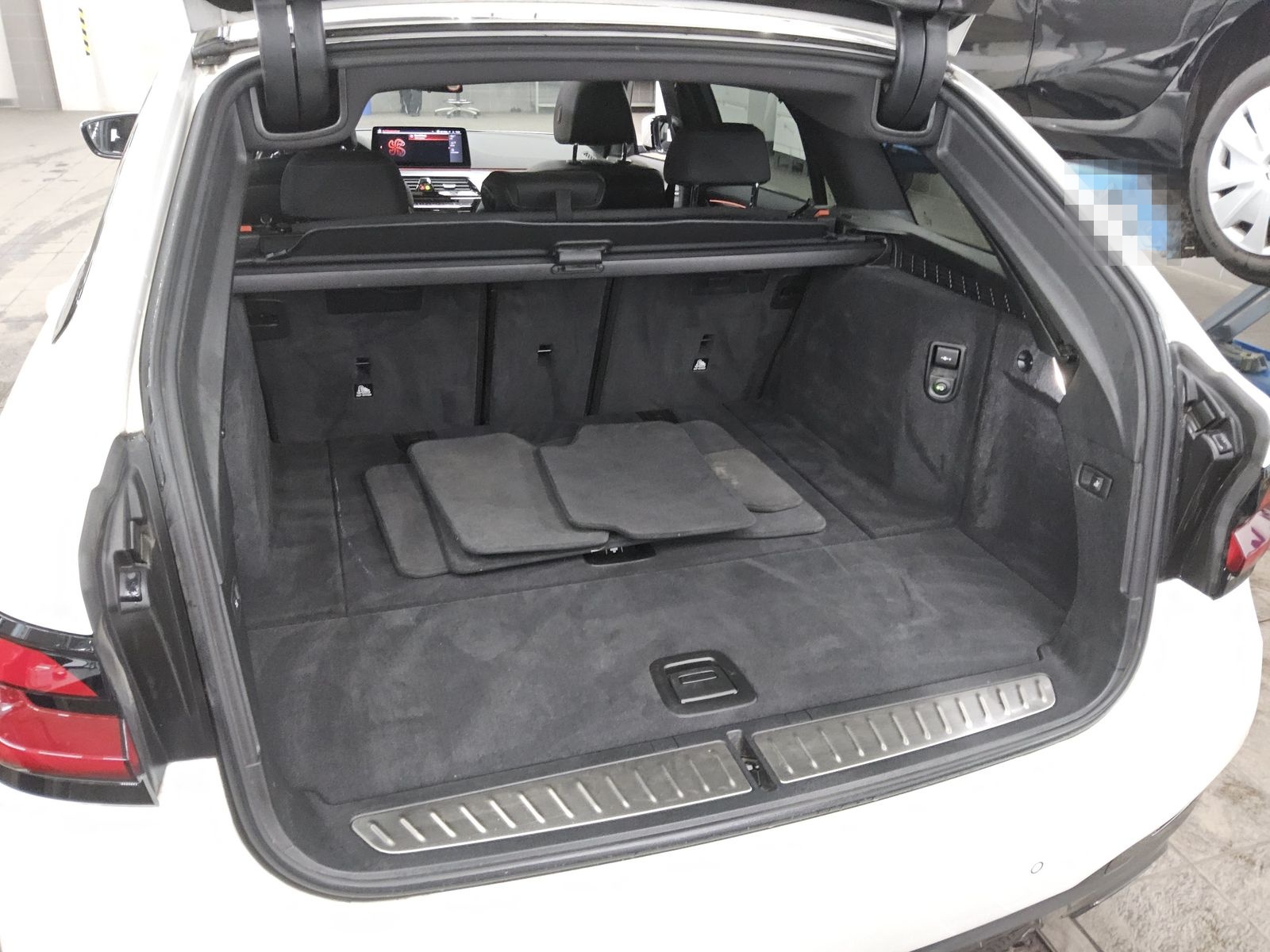 BMW 520dA Touring M-Sport Leder LC Pro Pano HiFi Ahk foto 12
